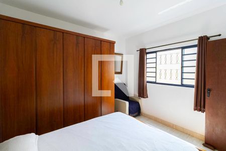 Casa à venda com 203m², 2 quartos e 4 vagasQuarto 2