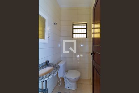 Casa para alugar com 264m², 3 quartos e 6 vagasBanheiro 5