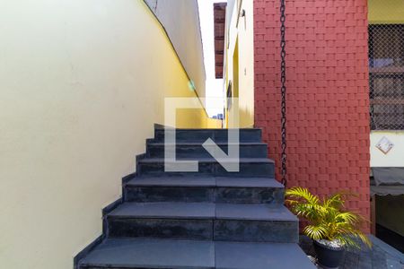 Casa para alugar com 264m², 3 quartos e 6 vagasEntrada