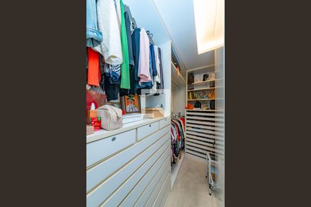 Apartamento à venda com 176m², 3 quartos e 3 vagas Apartamento à venda com 176m², 3 quartos e 3 vagasCloset da suíte