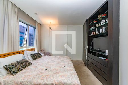Apartamento à venda com 176m², 3 quartos e 3 vagas Apartamento à venda com 176m², 3 quartos e 3 vagasSuíte