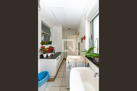 Apartamento à venda com 176m², 3 quartos e 3 vagas Apartamento à venda com 176m², 3 quartos e 3 vagasÁrea de Serviço