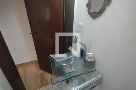 Casa à venda com 187m², 3 quartos e 5 vagas Casa à venda com 187m², 3 quartos e 5 vagasLavabo 2