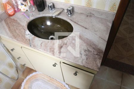 Casa à venda com 187m², 3 quartos e 5 vagasBanheiro da Suíte 1