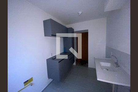 Cozinha de apartamento à venda com 2 quartos, 48m² em Chácaras Califórnia, Contagem
