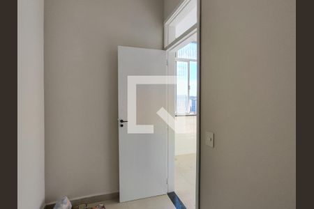 Apartamento à venda com 127m², 3 quartos e 2 vagas Apartamento à venda com 127m², 3 quartos e 2 vagasQuarto de Serviço