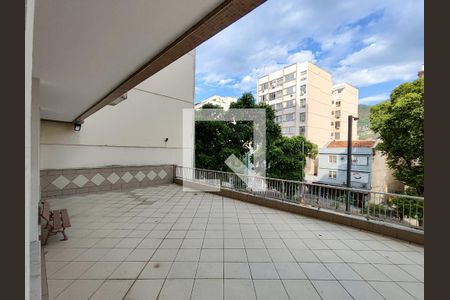 Apartamento à venda com 127m², 3 quartos e 2 vagas Apartamento à venda com 127m², 3 quartos e 2 vagasÁrea comum - Playground