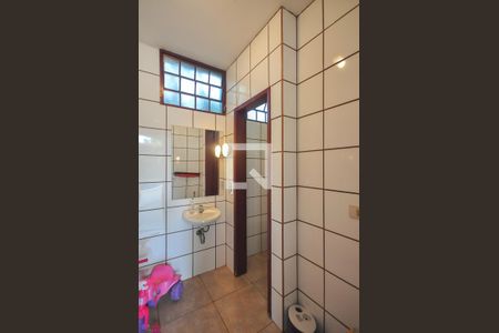 Casa à venda com 400m², 4 quartos e 3 vagas Casa à venda com 400m², 4 quartos e 3 vagasLavabo 1