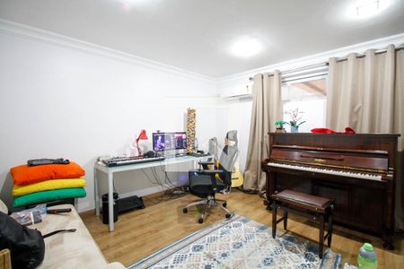 Casa à venda com 482m², 4 quartos e 5 vagas Casa à venda com 482m², 4 quartos e 5 vagasEscritório