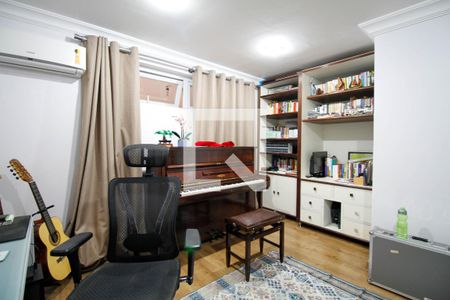 Casa à venda com 482m², 4 quartos e 5 vagas Casa à venda com 482m², 4 quartos e 5 vagasEscritório