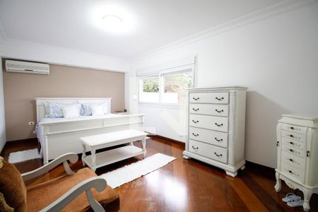 Casa à venda com 482m², 4 quartos e 5 vagas Casa à venda com 482m², 4 quartos e 5 vagasSuíte 1