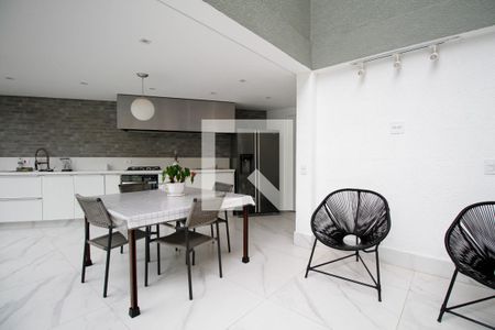 Casa à venda com 482m², 4 quartos e 5 vagas Casa à venda com 482m², 4 quartos e 5 vagasEspaço Gourmet