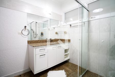 Casa à venda com 482m², 4 quartos e 5 vagas Casa à venda com 482m², 4 quartos e 5 vagasBanheiro da Suíte 4