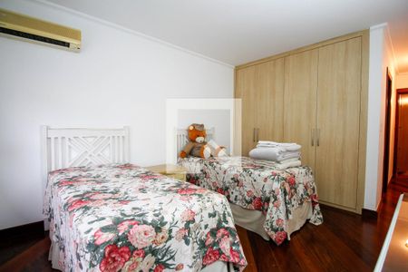 Casa à venda com 482m², 4 quartos e 5 vagas Casa à venda com 482m², 4 quartos e 5 vagasSuíte 4