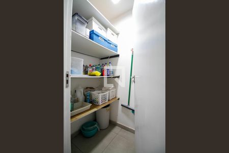 Casa à venda com 482m², 4 quartos e 5 vagas Casa à venda com 482m², 4 quartos e 5 vagasDespensa de Serviço