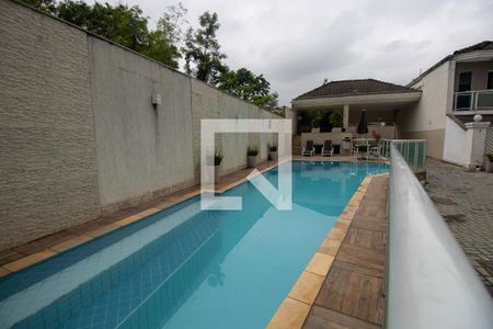 Apartamento à venda com 135m², 3 quartos e 1 vaga Apartamento à venda com 135m², 3 quartos e 1 vagaÁrea comum - Piscina