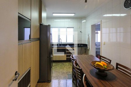 Apartamento à venda com 170m², 3 quartos e sem vagaCozinha