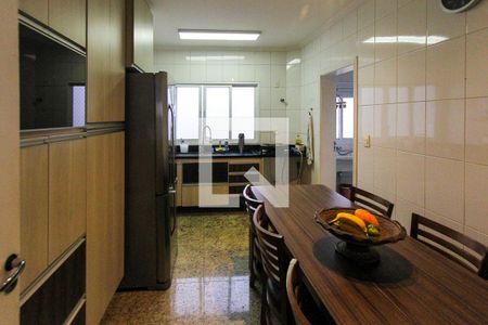 Apartamento à venda com 170m², 3 quartos e sem vagaCozinha