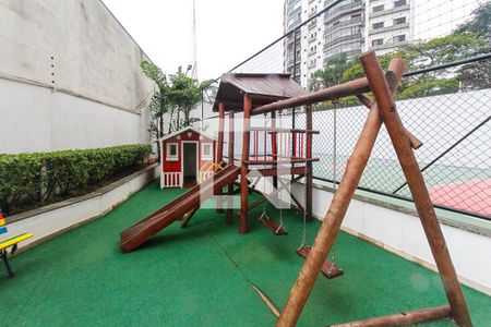 Apartamento à venda com 170m², 3 quartos e sem vagaÁrea comum - Playground