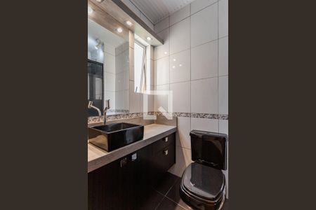 Banheiro de apartamento para alugar com 2 quartos, 59m² em Sarandi, Porto Alegre