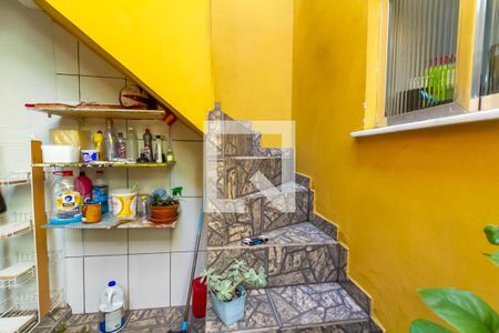 Casa à venda com 250m², 3 quartos e 2 vagasEscada