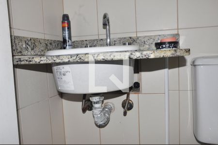 Apartamento à venda com 57m², 2 quartos e 1 vaga Apartamento à venda com 57m², 2 quartos e 1 vagaDetalhe - Banheiro Social