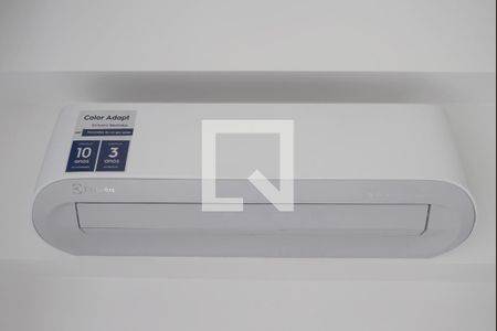 Quarto/Sala integrados - ar condicionado de kitnet/studio para alugar com 1 quarto, 28m² em Pinheiros, São Paulo