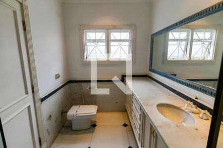 Casa à venda com 650m², 4 quartos e 6 vagasBanheiro da Suíte 4