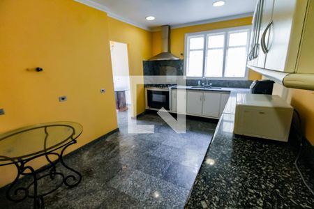 Casa à venda com 650m², 4 quartos e 6 vagasCozinha - Armários