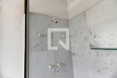 Casa à venda com 650m², 4 quartos e 6 vagasBanheiro da Suíte 3 - chuveiro