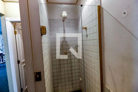 Casa à venda com 650m², 4 quartos e 6 vagasBanheiro - Área comum