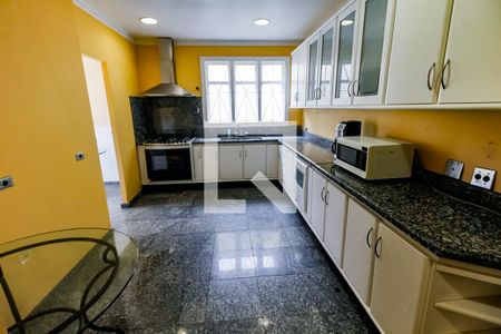 Casa à venda com 650m², 4 quartos e 6 vagasCozinha - Armários