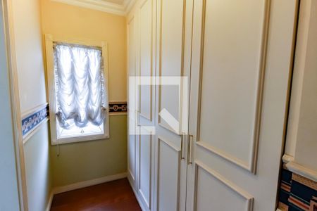 Casa à venda com 650m², 4 quartos e 6 vagasArmários - Suíte 3