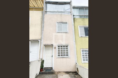 Casa de condomínio à venda com 150m², 3 quartos e 2 vagasFachada