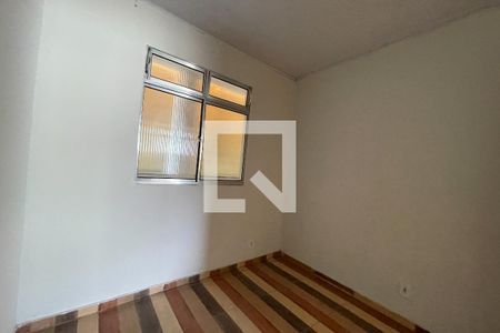 Quarto de casa para alugar com 1 quarto, 35m² em Jardim Olavo Bilac, Duque de Caxias