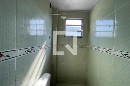 Banheiro de casa para alugar com 1 quarto, 35m² em Jardim Olavo Bilac, Duque de Caxias