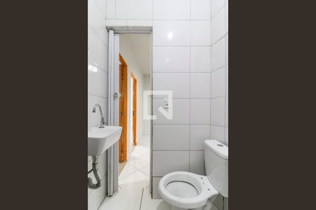 Casa à venda com 30m², 2 quartos e sem vaga Casa à venda com 30m², 2 quartos e sem vagaBanheiro