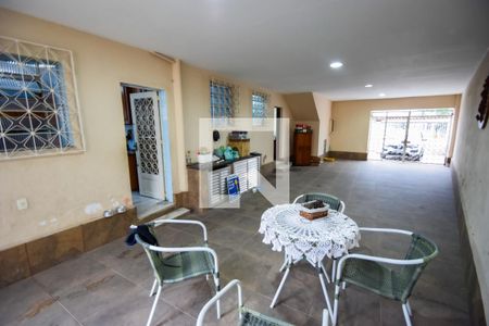 Casa à venda com 353m², 5 quartos e 6 vagasGaragem