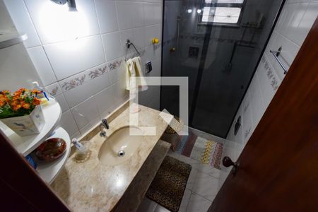 Casa à venda com 353m², 5 quartos e 6 vagasBanheiro do Quarto 1 - Suíte