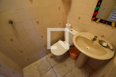 Casa à venda com 353m², 5 quartos e 6 vagasBanheiro Quintal