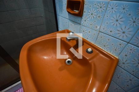 Casa à venda com 353m², 5 quartos e 6 vagasBanheiro Social