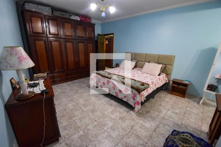 Casa à venda com 353m², 5 quartos e 6 vagasQuarto 2 - Suíte