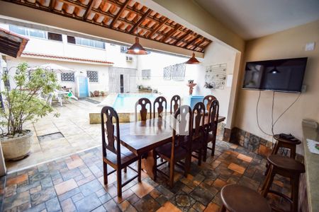 Casa à venda com 353m², 5 quartos e 6 vagasÁrea gourmet