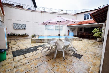 Casa à venda com 353m², 5 quartos e 6 vagasQuintal
