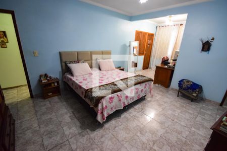 Casa à venda com 353m², 5 quartos e 6 vagasQuarto 2 - Suíte