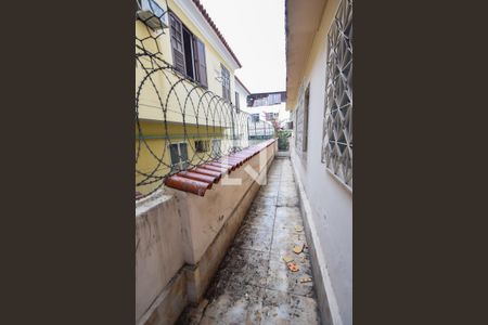 Casa à venda com 353m², 5 quartos e 6 vagasCorredor Lateral