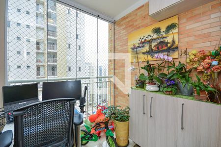 Sacada/Sala de apartamento à venda com 3 quartos, 75m² em Usina Piratininga, São Paulo