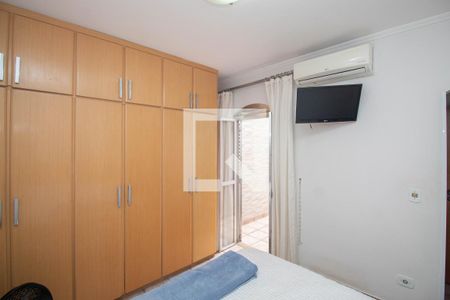 Casa à venda com 160m², 3 quartos e 2 vagas Casa à venda com 160m², 3 quartos e 2 vagasSuíte 1