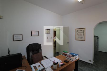 Casa à venda com 135m², 1 quarto e 2 vagasEscritório