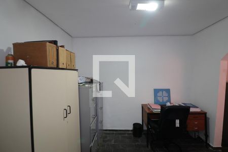 Casa à venda com 135m², 1 quarto e 2 vagasEscritório